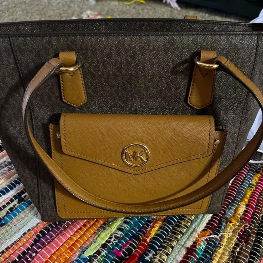 🆕MK Joey Medium Tote